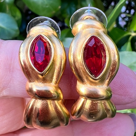Swarovski Jewelry - VINTAGE SWAROVSKI RUBY RED RHINESTONE CRYSTALS HALF HOOP LARGE EARRINGS GOLDTONE